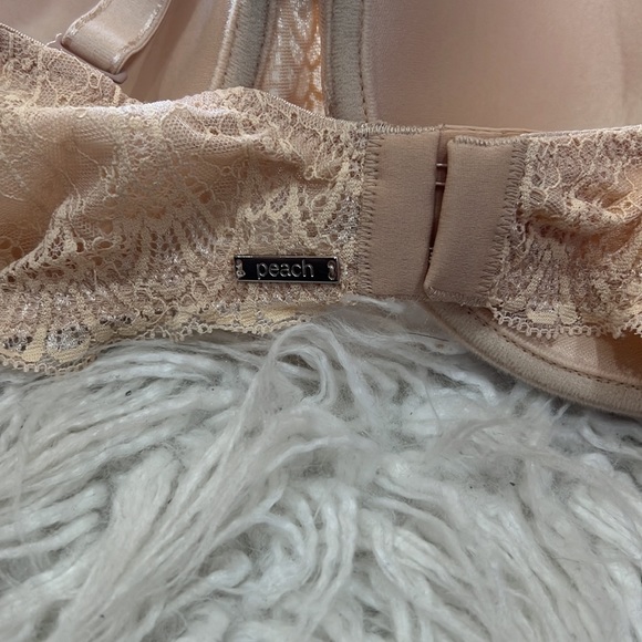 New with tags Beige Demi bra - Picture 4 of 5